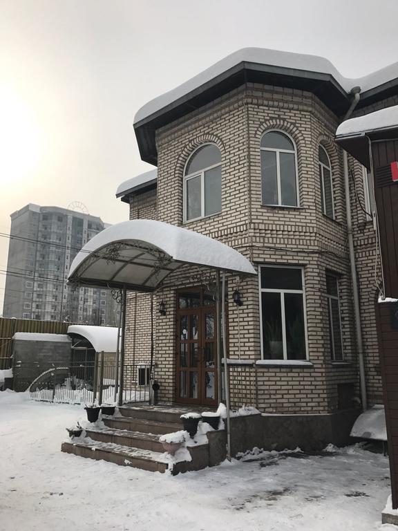 Rise Hotel Almaty Esterno foto
