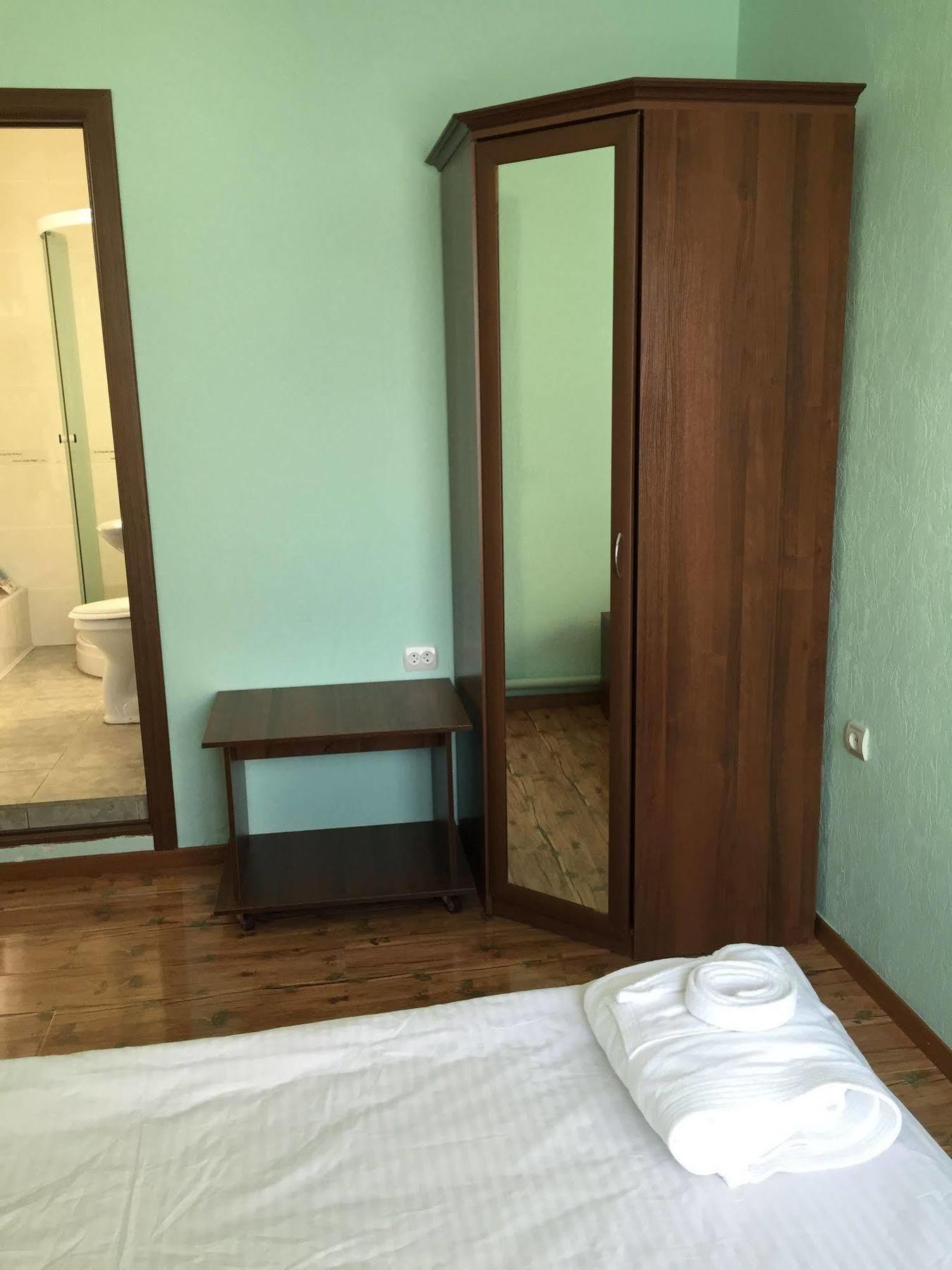 Rise Hotel Almaty Esterno foto