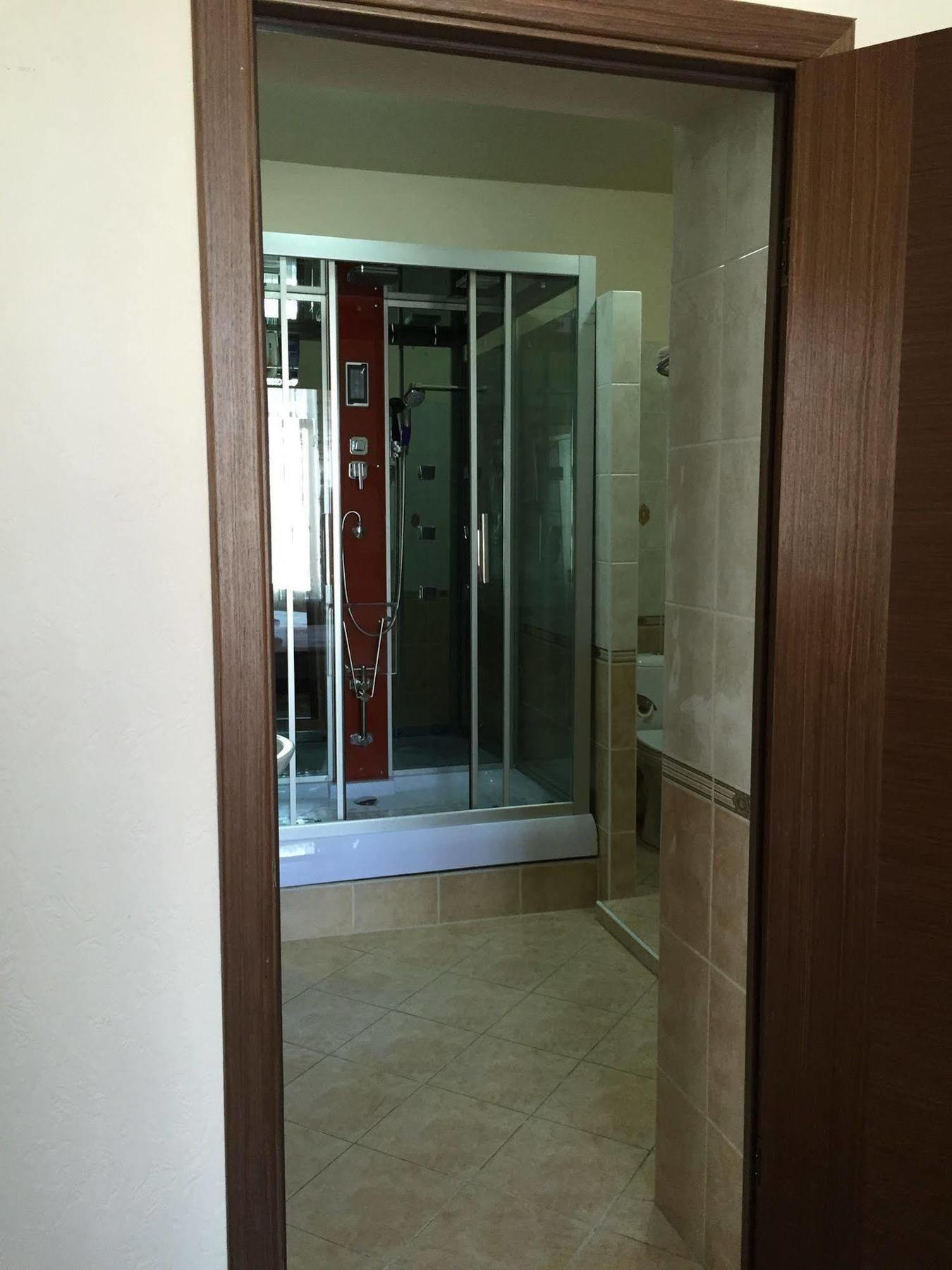 Rise Hotel Almaty Esterno foto