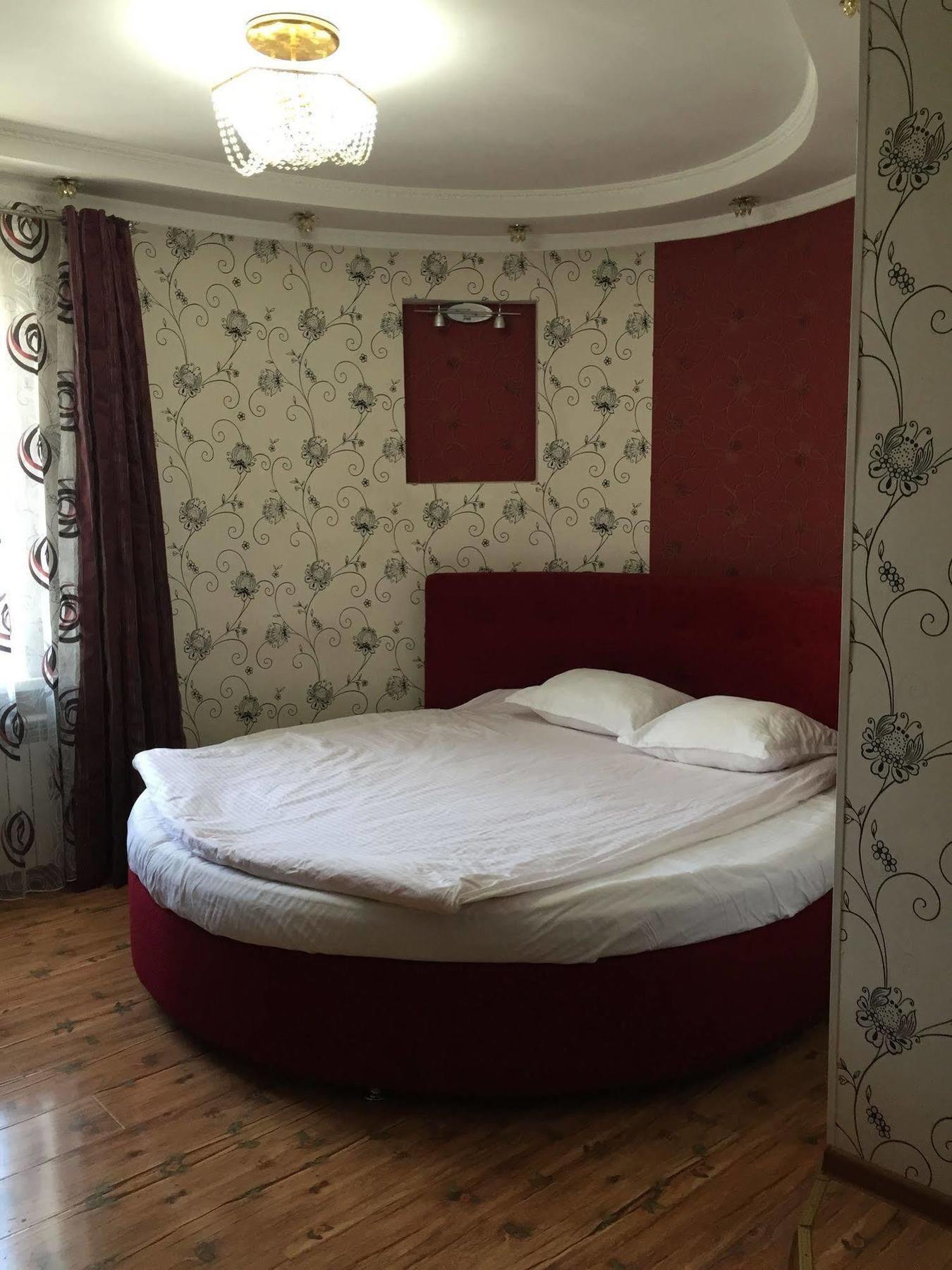 Rise Hotel Almaty Esterno foto