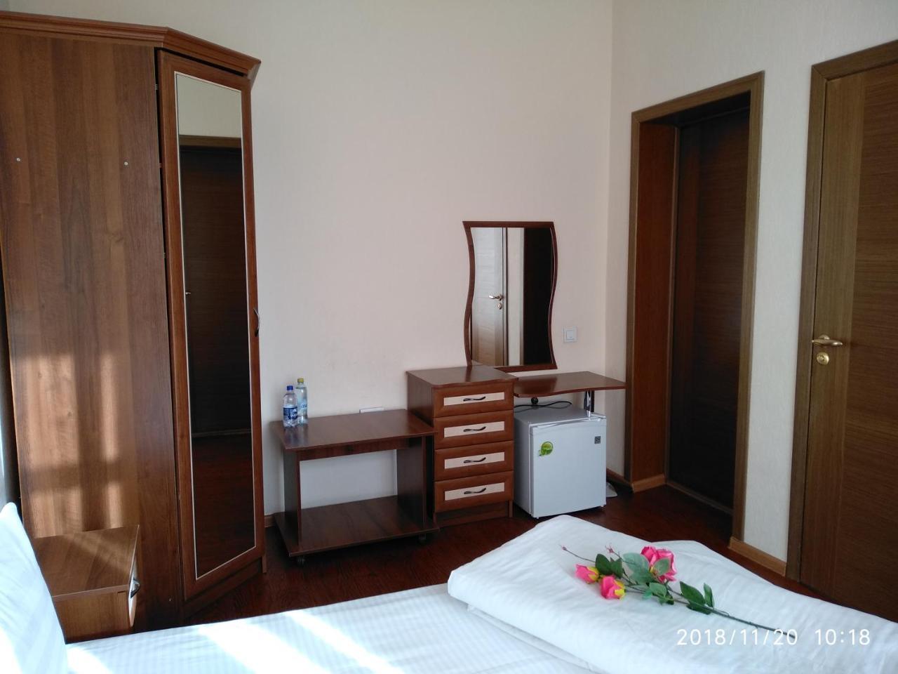 Rise Hotel Almaty Esterno foto