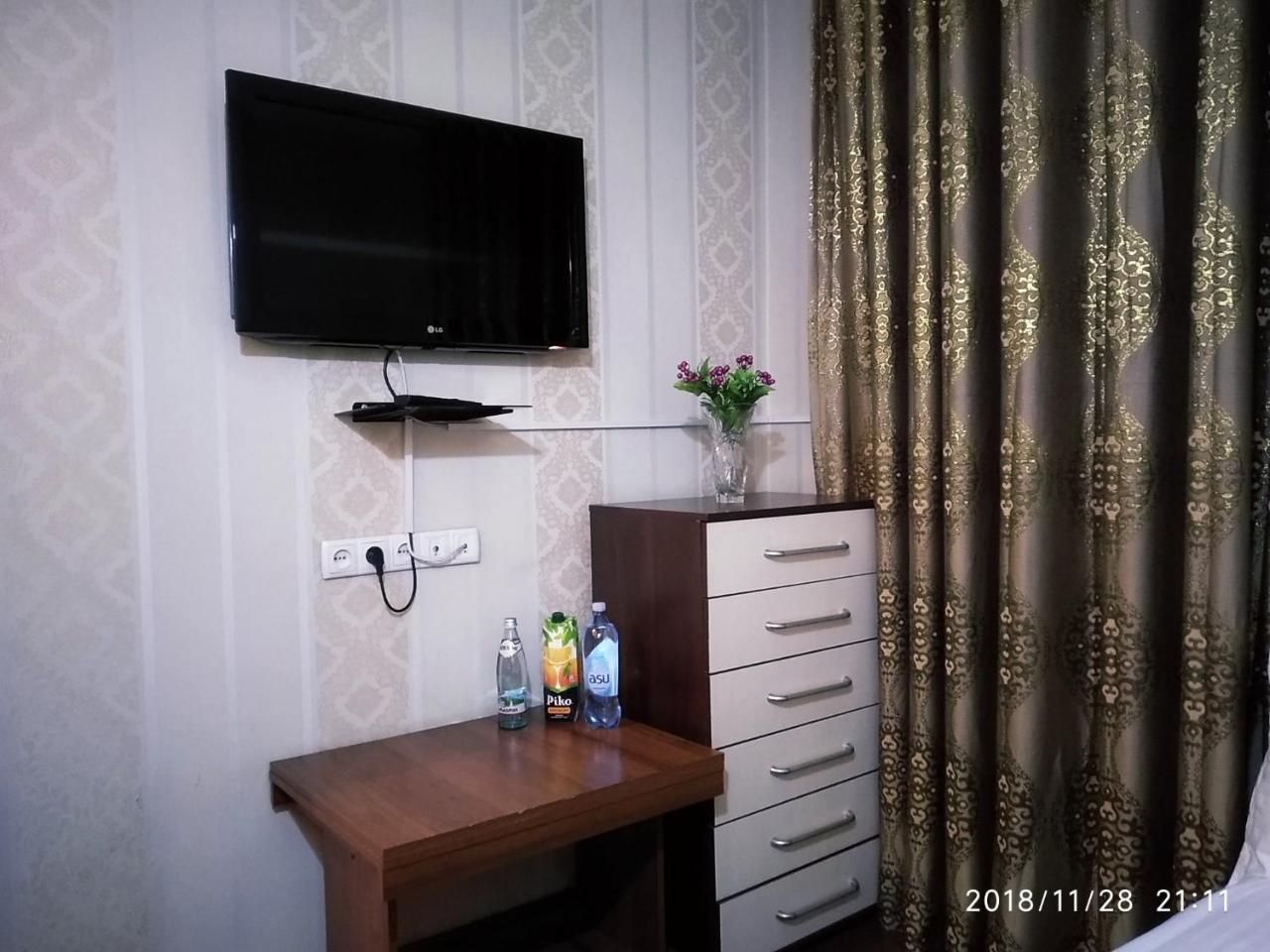 Rise Hotel Almaty Esterno foto