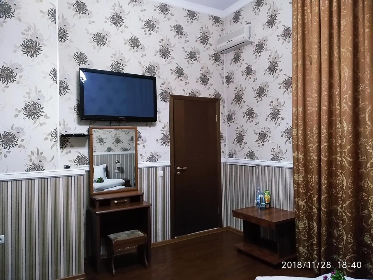 Rise Hotel Almaty Esterno foto